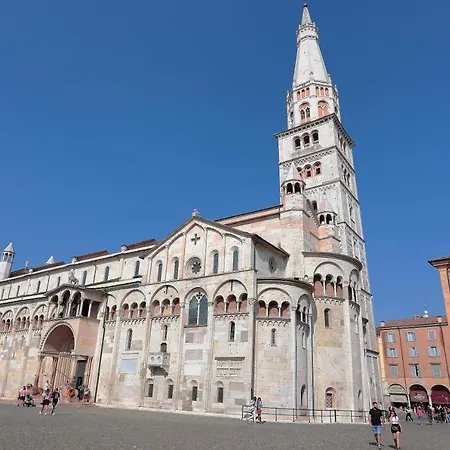 A 100m Dal Duomo - In Centro A Modena